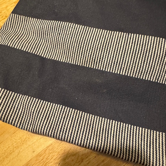 Tommy Hilfiger Striped Purse Bag - Picture 8 of 11